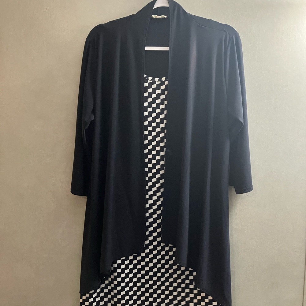 Black and White Geometric knee length Dress with attached Cardigan size 2x